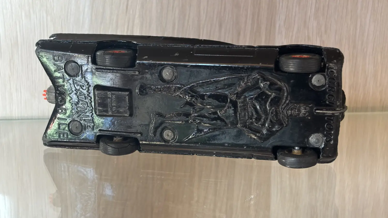 Batmobile Corgi avec Batman & Robin – version 1966