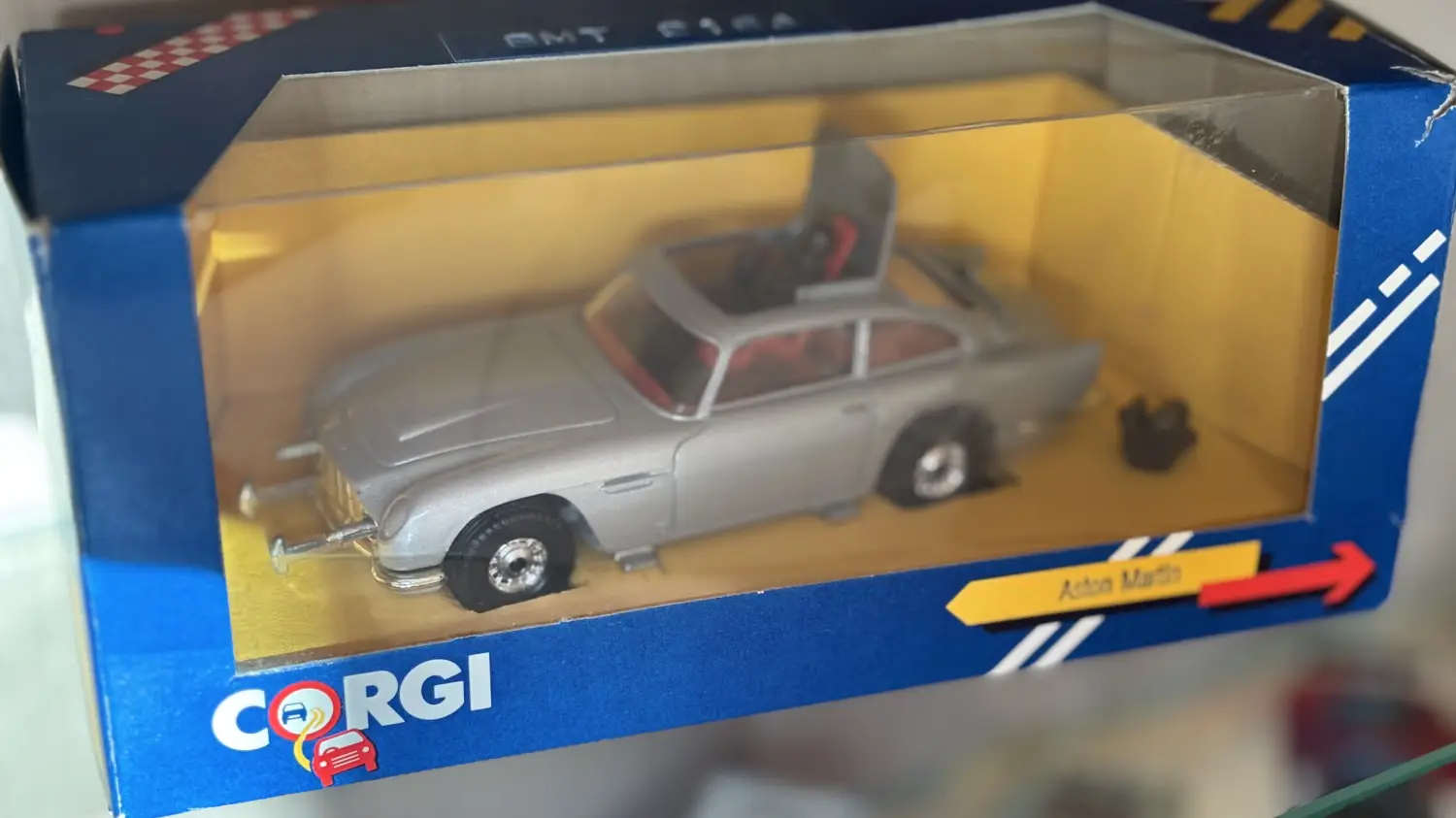 James Bond Aston Martin DB5 – Réédition Corgi 1/36