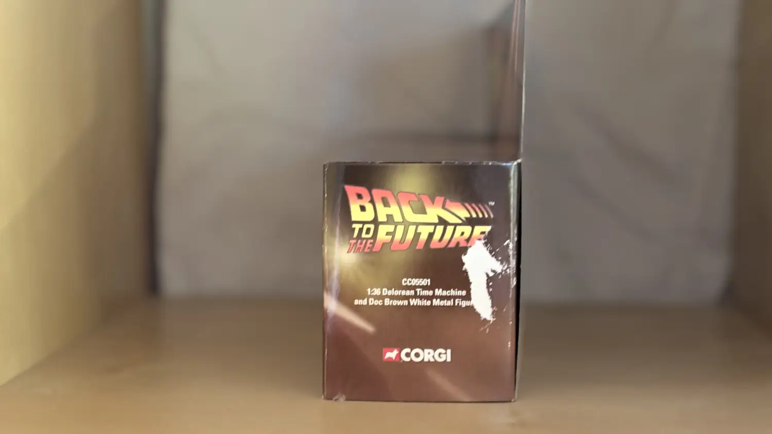 Retour vers le Futur – DeLorean + Doc Brown – Corgi 1:36