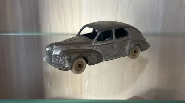 Peugeot 203 Dinky Toys – Amenic