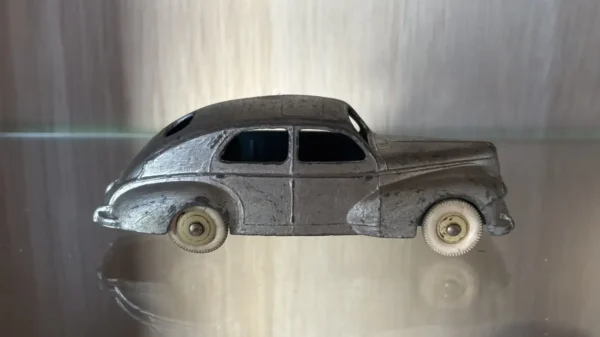 Peugeot 203 Dinky Toys – Amenic