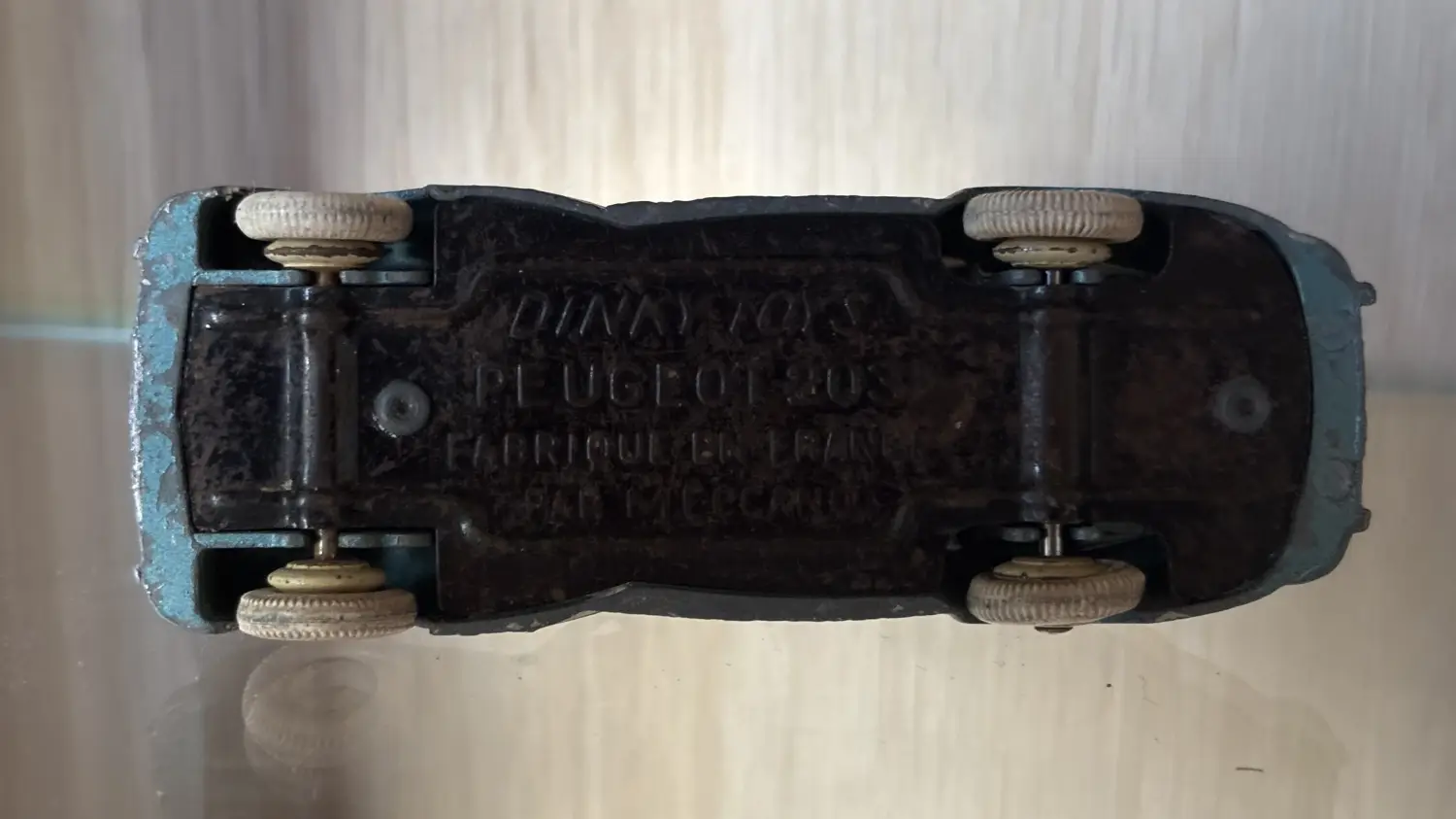 Peugeot 203 Dinky Toys – Fabriquée en France par Meccano