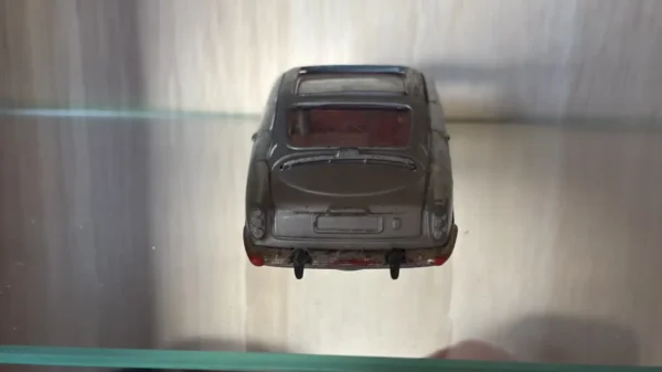 Aston Martin DB5 James Bond 007 – Corgi 1/36 (à restaurer)