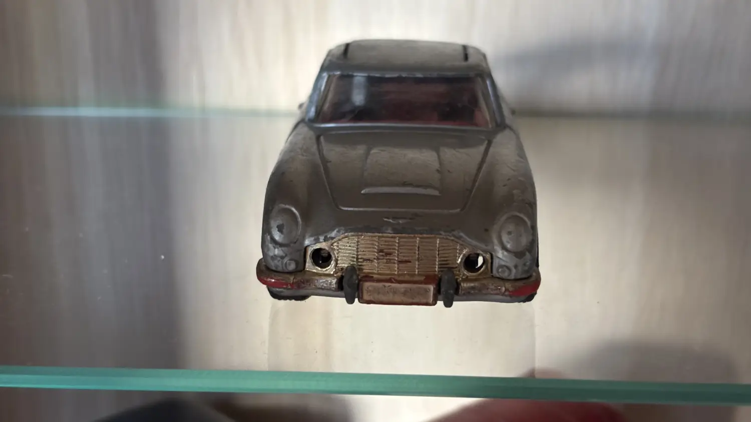 Aston Martin DB5 James Bond 007 – Corgi 1/36 (à restaurer)