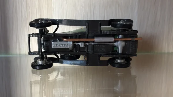 Bentley Blower 1927 – Corgi Classics 1/43 avec chauffeur