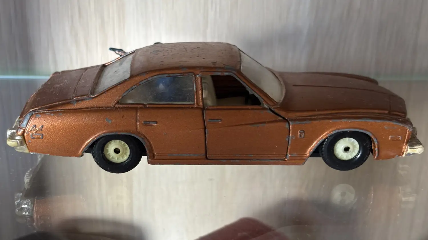 Buick Regal Kojak – Corgi avec tireur, 1/36