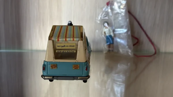 Corgi Toys – Camionnette Glaces Wall’s sur Ford Thames – 1963 – Image 3