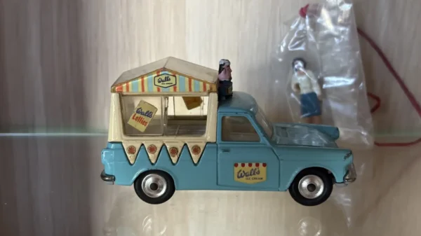 Corgi Toys – Camionnette Glaces Wall’s sur Ford Thames – 1963 – Image 4