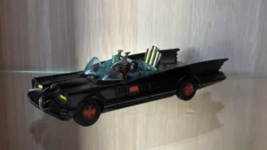 Batmobile Corgi 1/43 avec Batman & Robin - Amenic