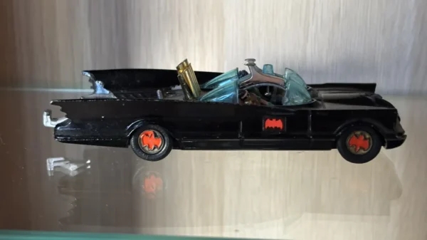 Batmobile Corgi 1/43 avec Batman & Robin - Amenic