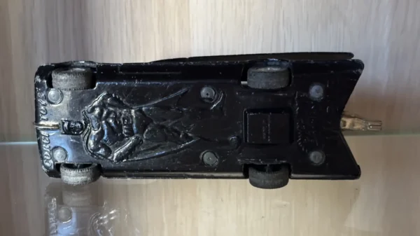 Batmobile Corgi 1/43 avec Batman & Robin - Amenic